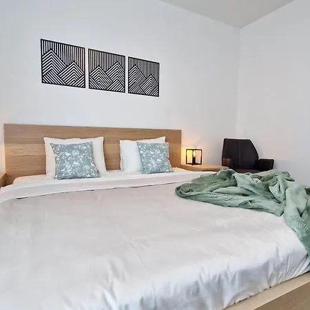 Hillshome - 84m2 Moderny S Terasou Aj Saunou