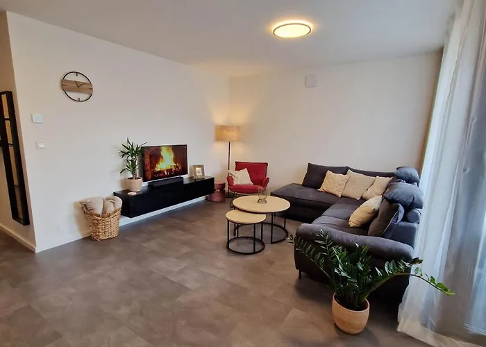 Hillshome - 84m2 Moderny S Terasou Aj Saunou Apartment *
