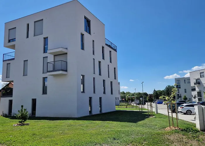 Hillshome - 84m2 Moderny S Terasou Aj Saunou Lejlighed