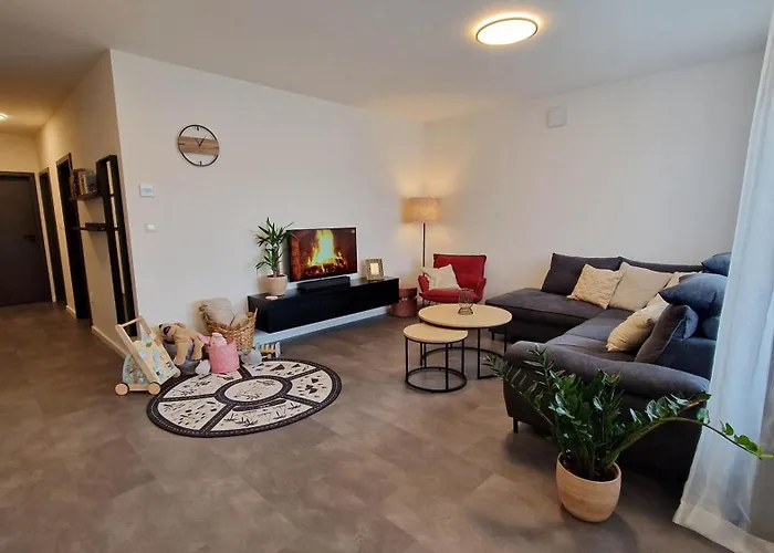 Hillshome - 84m2 Moderny S Terasou Aj Saunou Apartment *